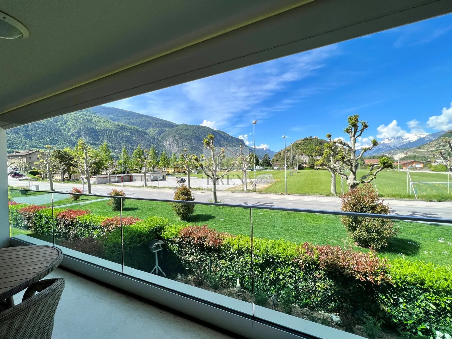 Neuwertige 3,5-Zimmer-Wohnung mit freiem Blick nach Westen - Foto 10 von 17