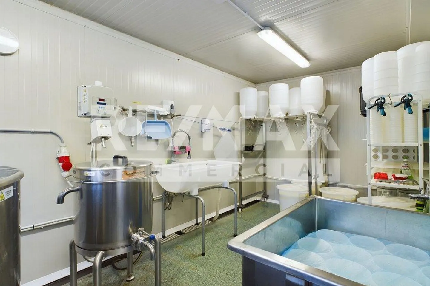 Commercial space for sale in the beautiful Val Calanca - Photo 8 of 13