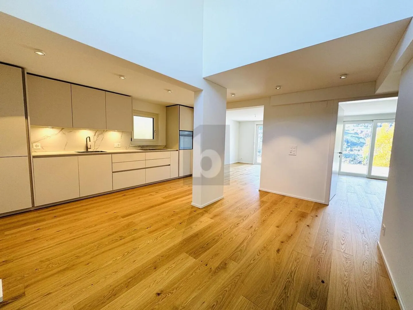 Apartment for rent - Photo 3 of 6