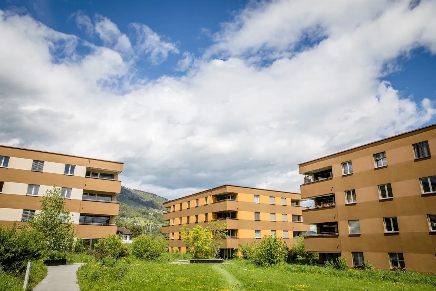 Modernes Apartment mit Balkon - Foto 1 von 7