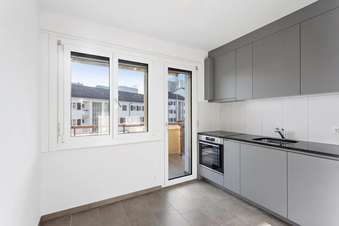 Appartement Charmant avec Balcon - Photo 4 sur 9