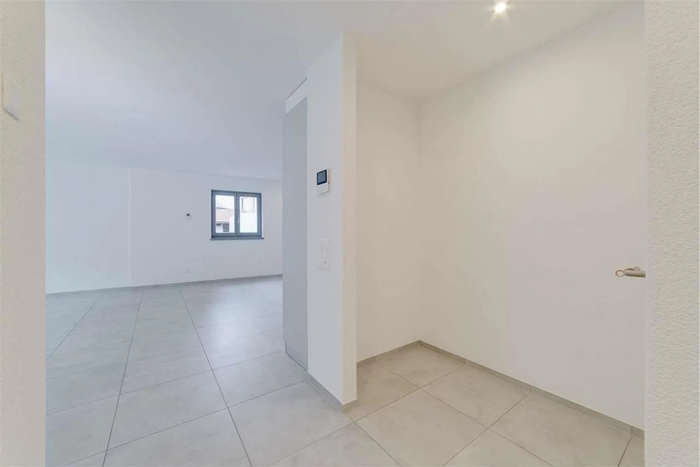 SPLENDIDO APPARTAMENTO DI 4,5 STANZE A PIANEZZO - Foto 5 di 13