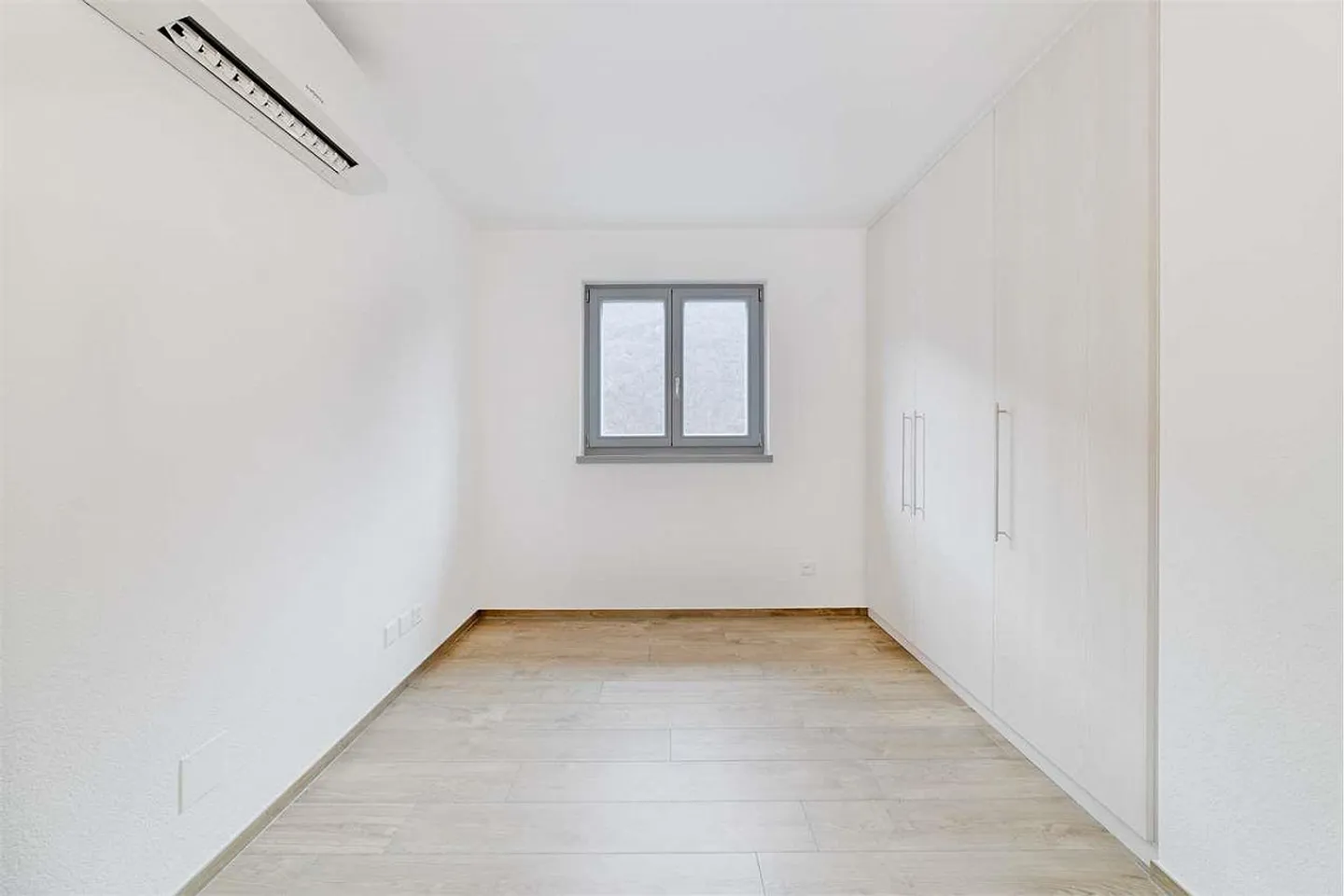 SPLENDIDO APPARTAMENTO DI 4,5 STANZE A PIANEZZO - Foto 8 di 13