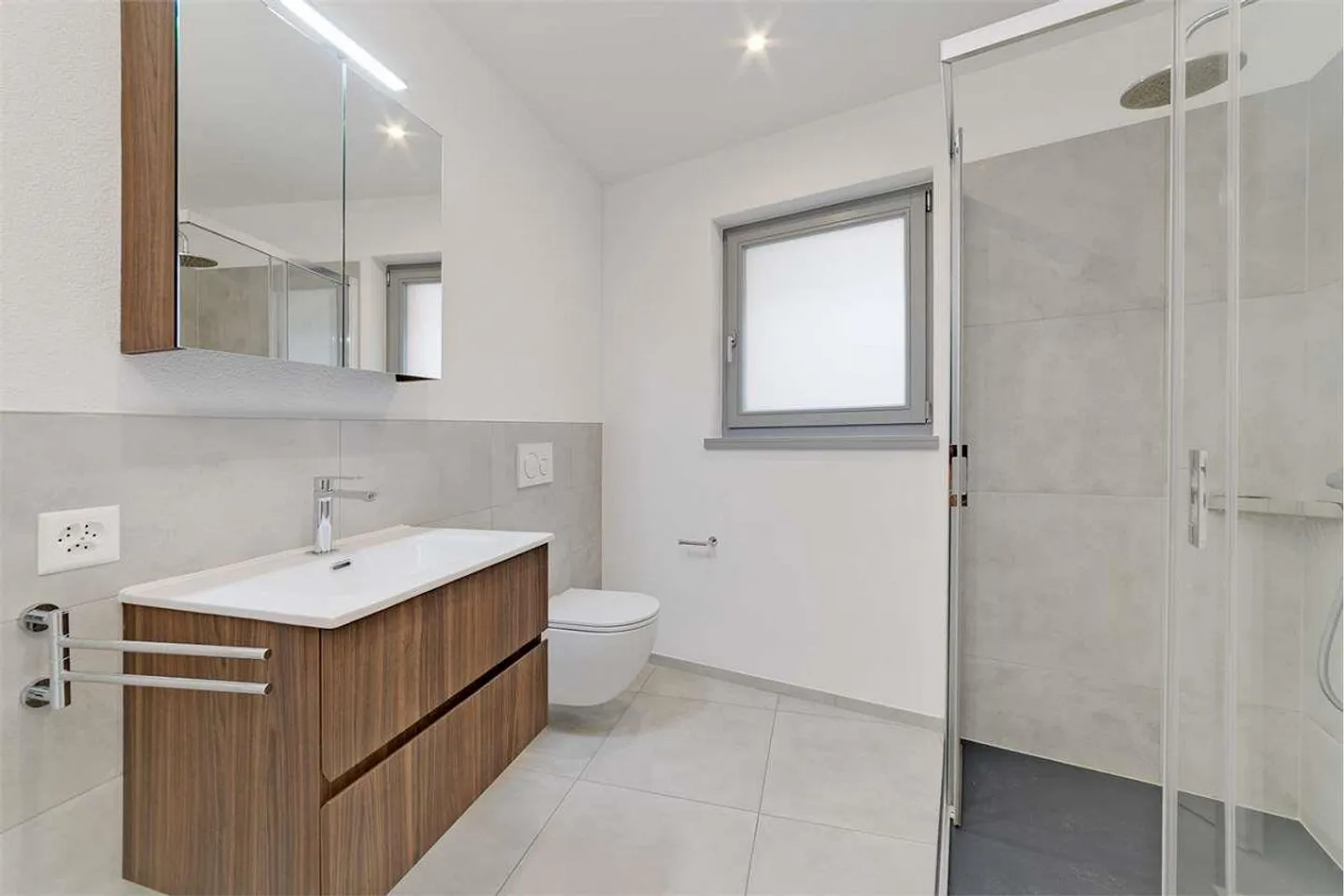 SPLENDIDO APPARTAMENTO DI 4,5 STANZE A PIANEZZO - Foto 12 di 13