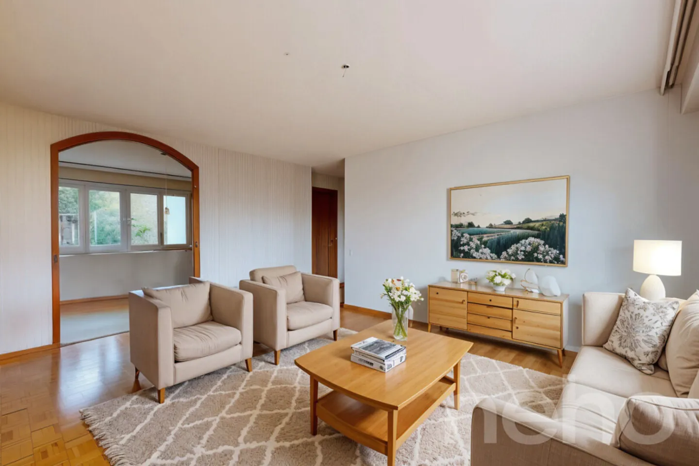 Appartement lumineux de 4 pièces dans les hauteurs de la ville avec balcon + garage - Photo 1 sur 13