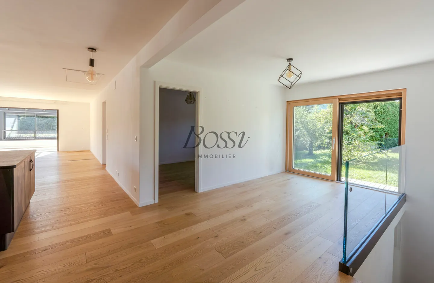 Renovated detached house with 5 bedrooms, garage and garden - Photo 4 of 16