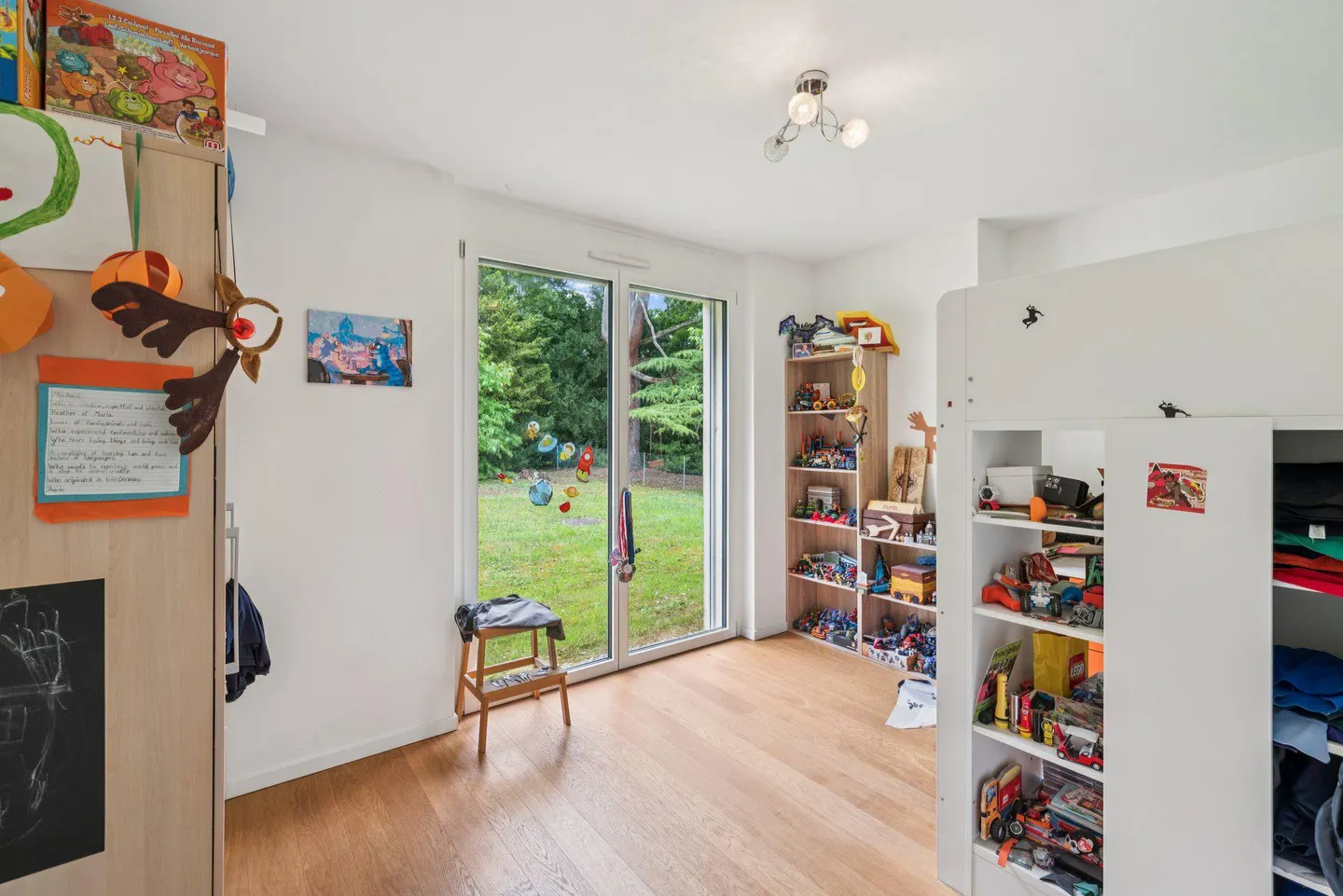 MAGNIFICENT APARTMENT WITH 4 BEDROOMS & 1300 M² OF GARDEN! - Photo 8 of 15