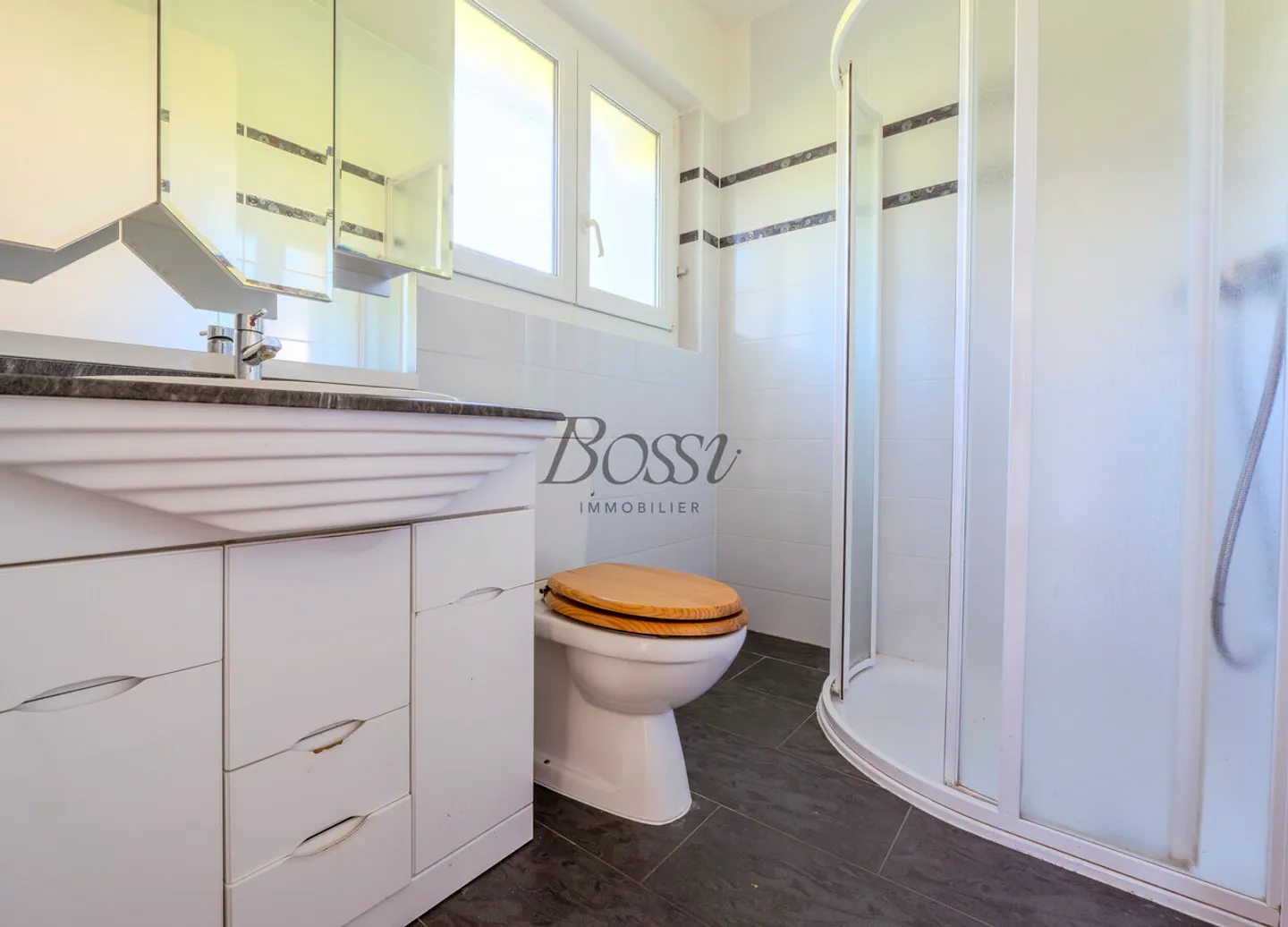 Renovated detached house with 5 bedrooms, garage and garden - Photo 11 of 16