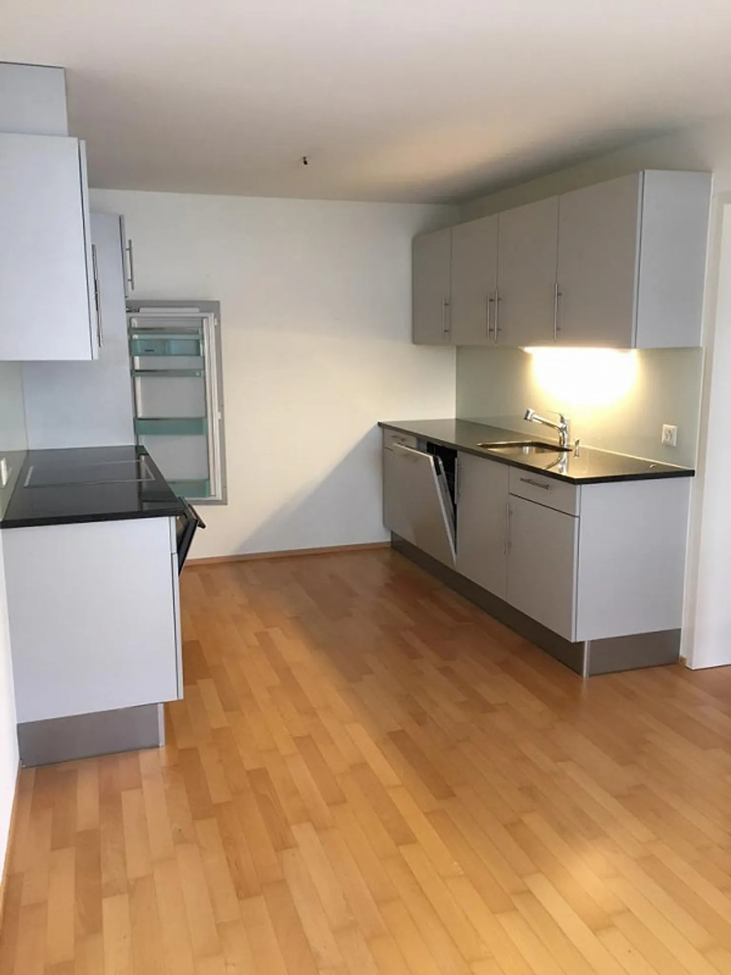 Charmante appartement 2.5 pièces - Photo 3 sur 8