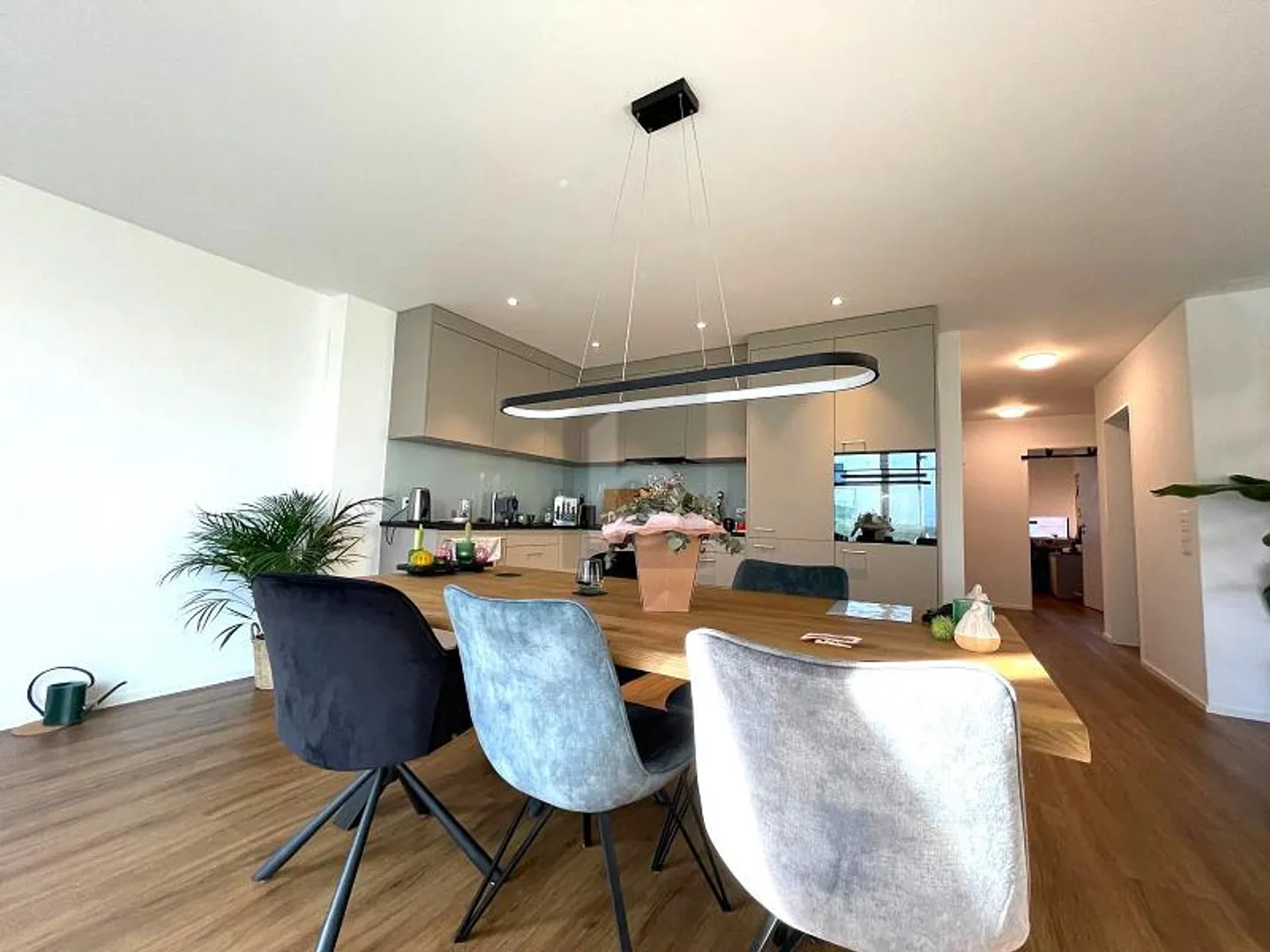 LUMINEUX, AVEC ESPACE JARDIN ET PLACE ASSISE - Photo 2 sur 6