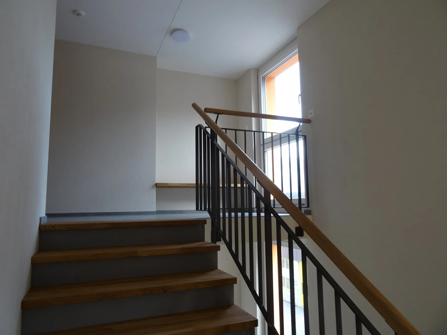 Attractive attic apartment in a 4-family house - Photo 2 of 13
