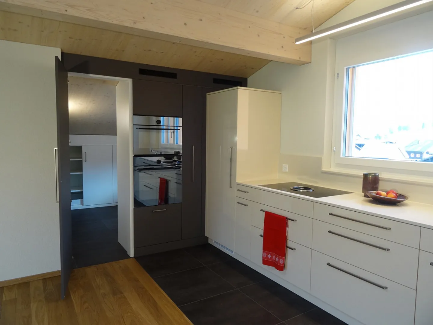 Attractive attic apartment in a 4-family house - Photo 4 of 13