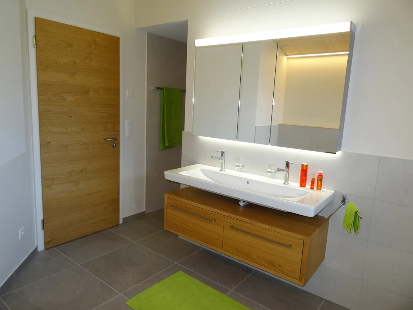 Attractive attic apartment in a 4-family house - Photo 11 of 13