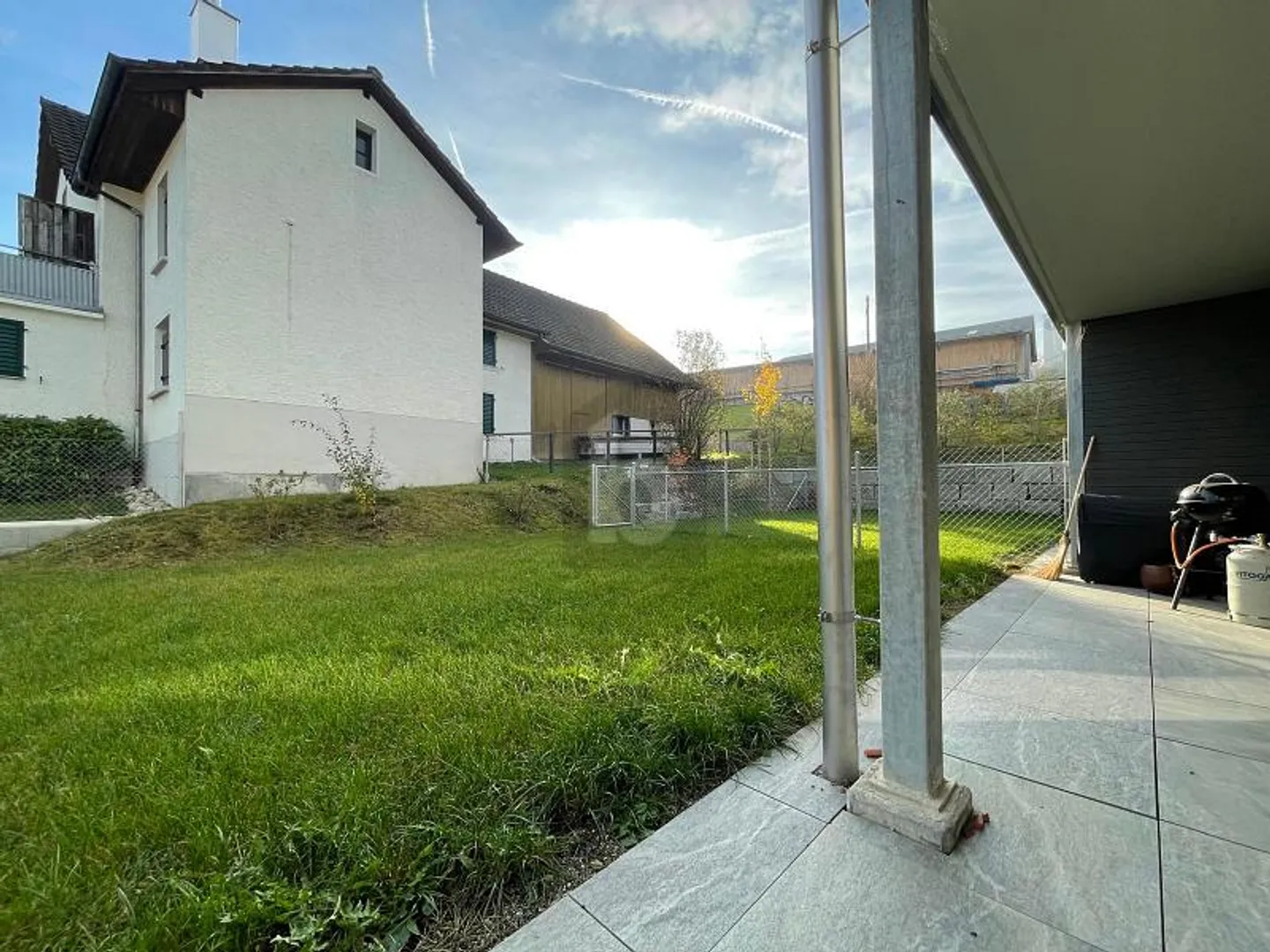 LUMINEUX, AVEC ESPACE JARDIN ET PLACE ASSISE - Photo 5 sur 6