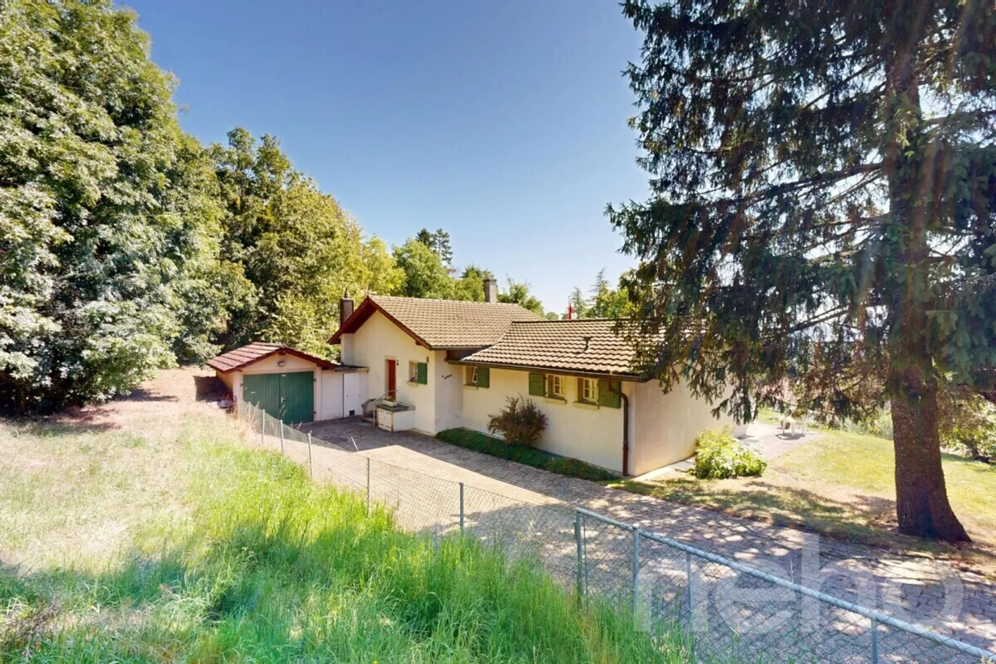 Wunderschöne Villa mit atemberaubendem Blick auf die Berge - Foto 1 von 12