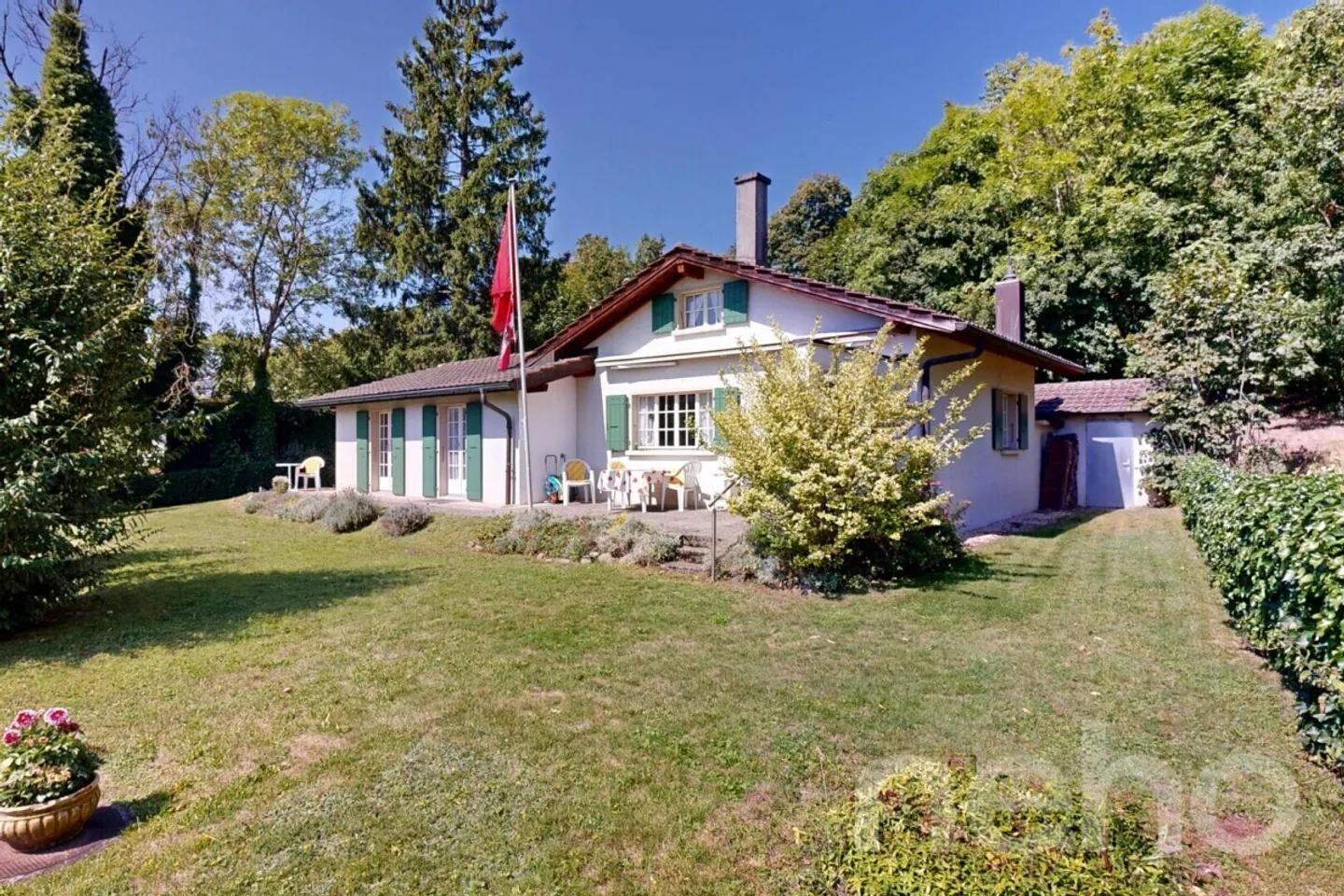 Wunderschöne Villa mit atemberaubendem Blick auf die Berge - Foto 2 von 12