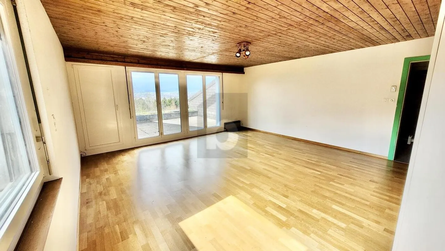 POSIZIONE ECCEZIONALE E VISTA LAGO IMPAREGGIABILE - Foto 5 di 6