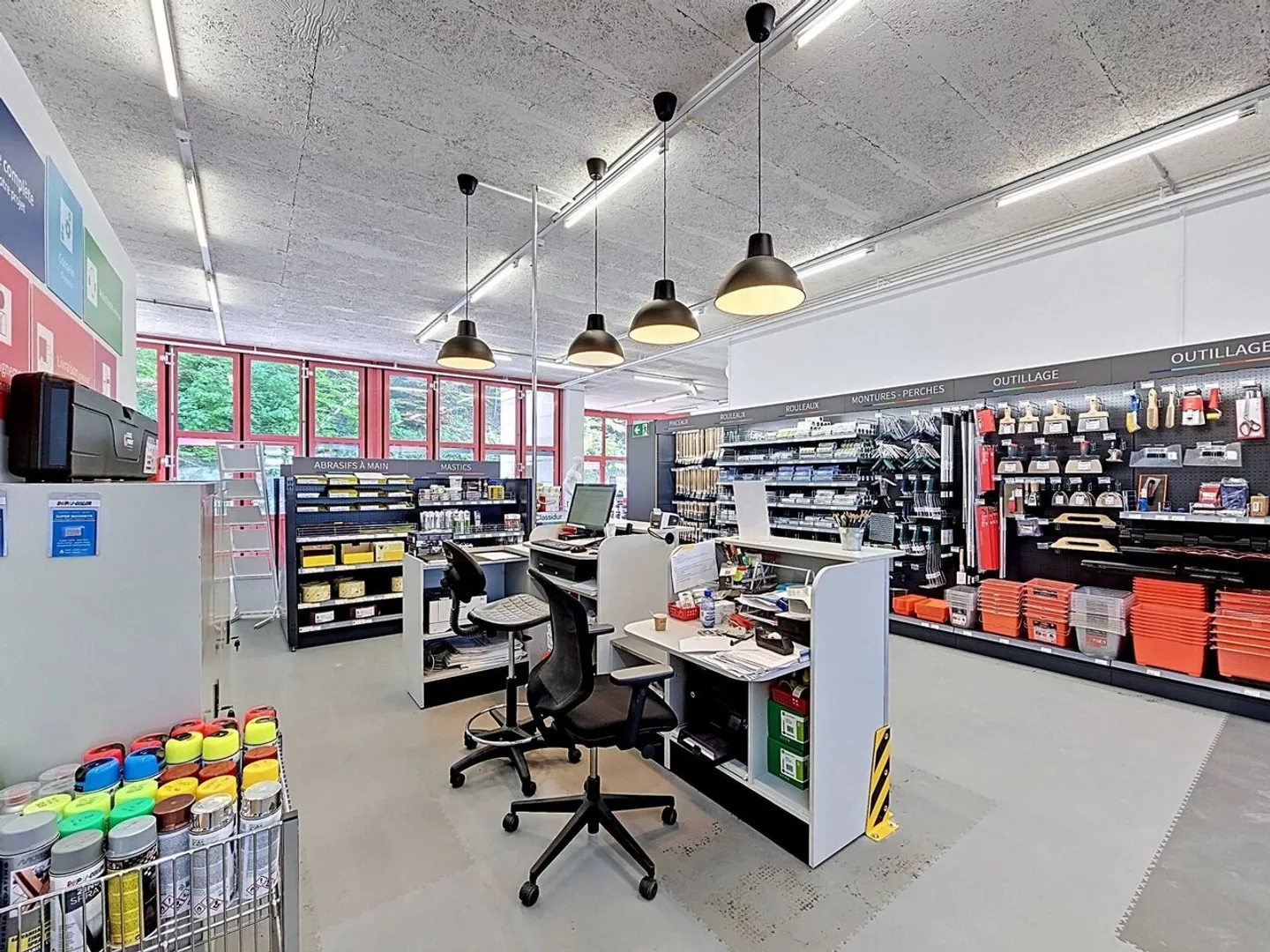 Spécial investisseur - Grande surface commerciale à deux pas du centre-ville - Foto 2 di 11