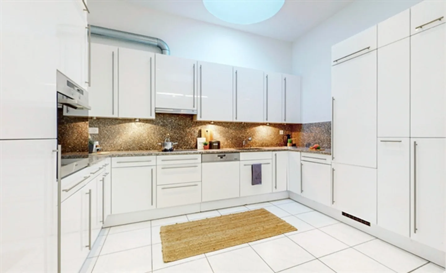 Beau logement à Bâle sur 192 m² - Photo 4 sur 8