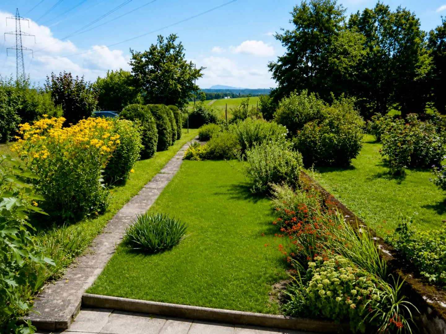Charmantes Reihenhaus mit Garten - Foto 2 von 7