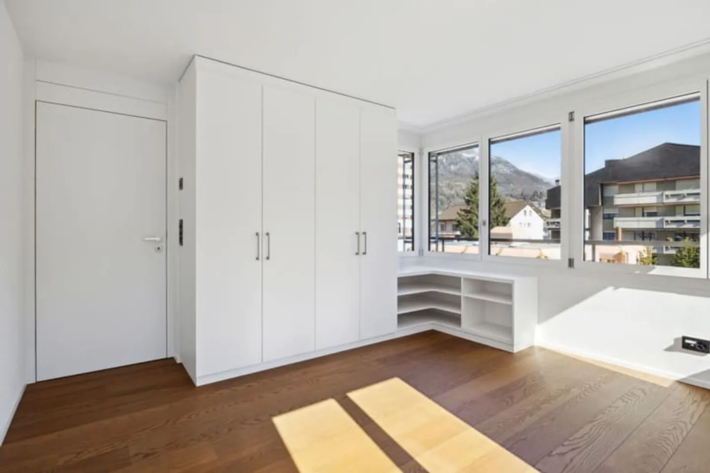 Apartment for rent - Photo 3 of 6