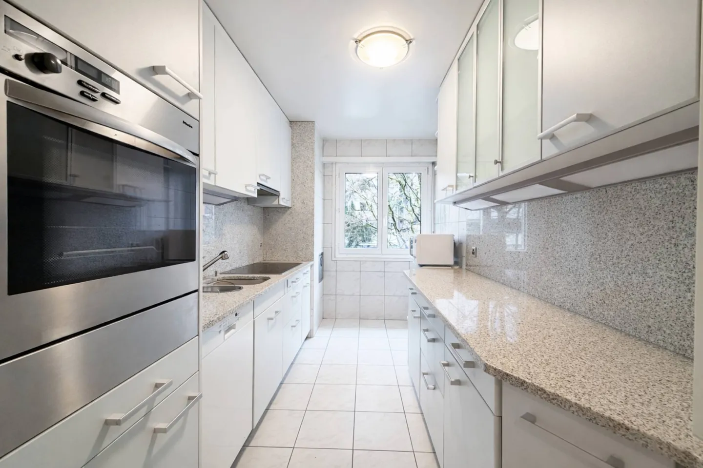 Appartamento spazioso con grande balcone - Foto 2 di 5