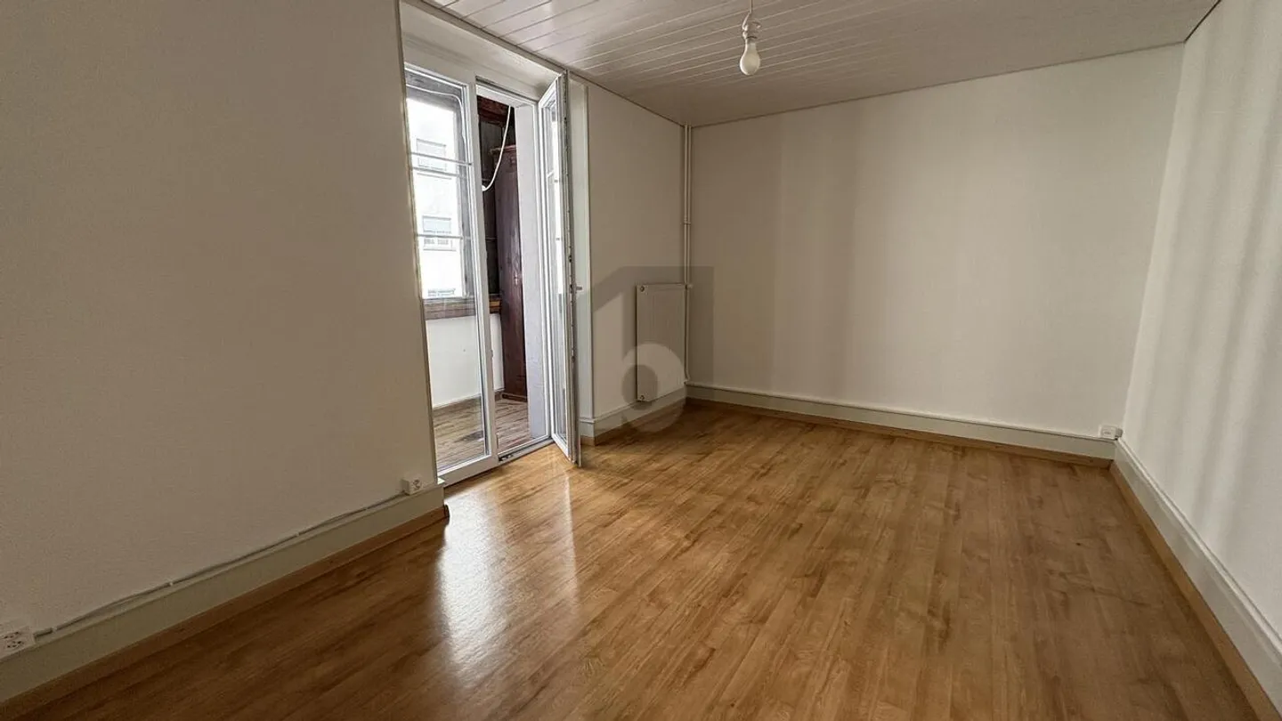 APPARTAMENTO O UFFICIO VICINO AL CENTRO - Foto 2 di 5