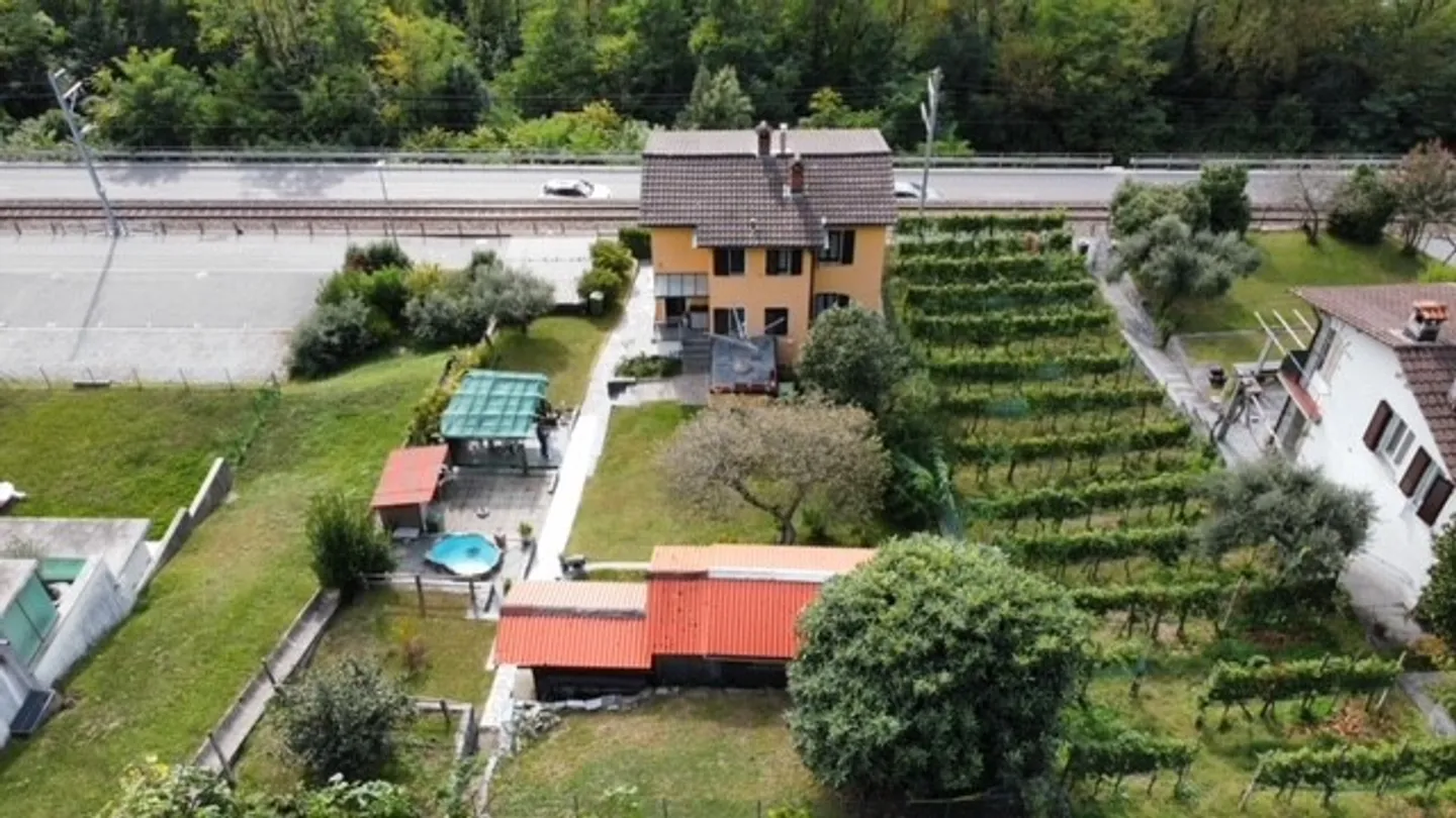 SOLDUNO - MAISON JUMELÉE AVEC GRAND TERRAIN À VENDRE - Photo 3 sur 18