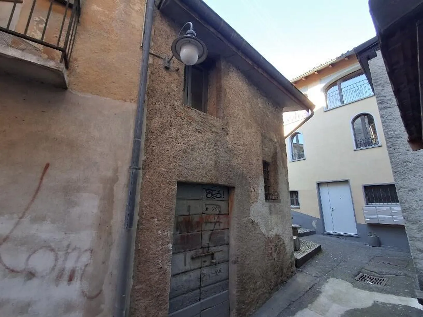 2 Houses in the Center + Rustico for Renovation in Ponte Tresa - Photo 4 of 9