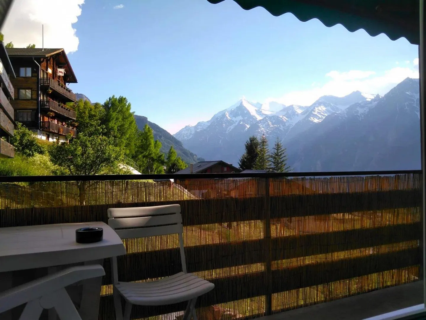 Incantevole piccolo appartamento a Grächen senza auto - Foto 4 di 11