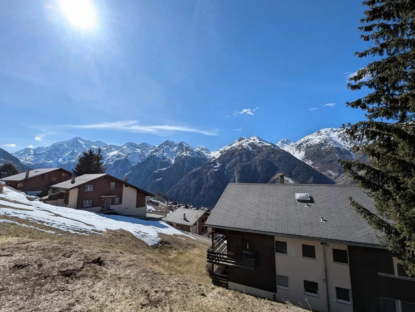 Incantevole piccolo appartamento a Grächen senza auto - Foto 8 di 11