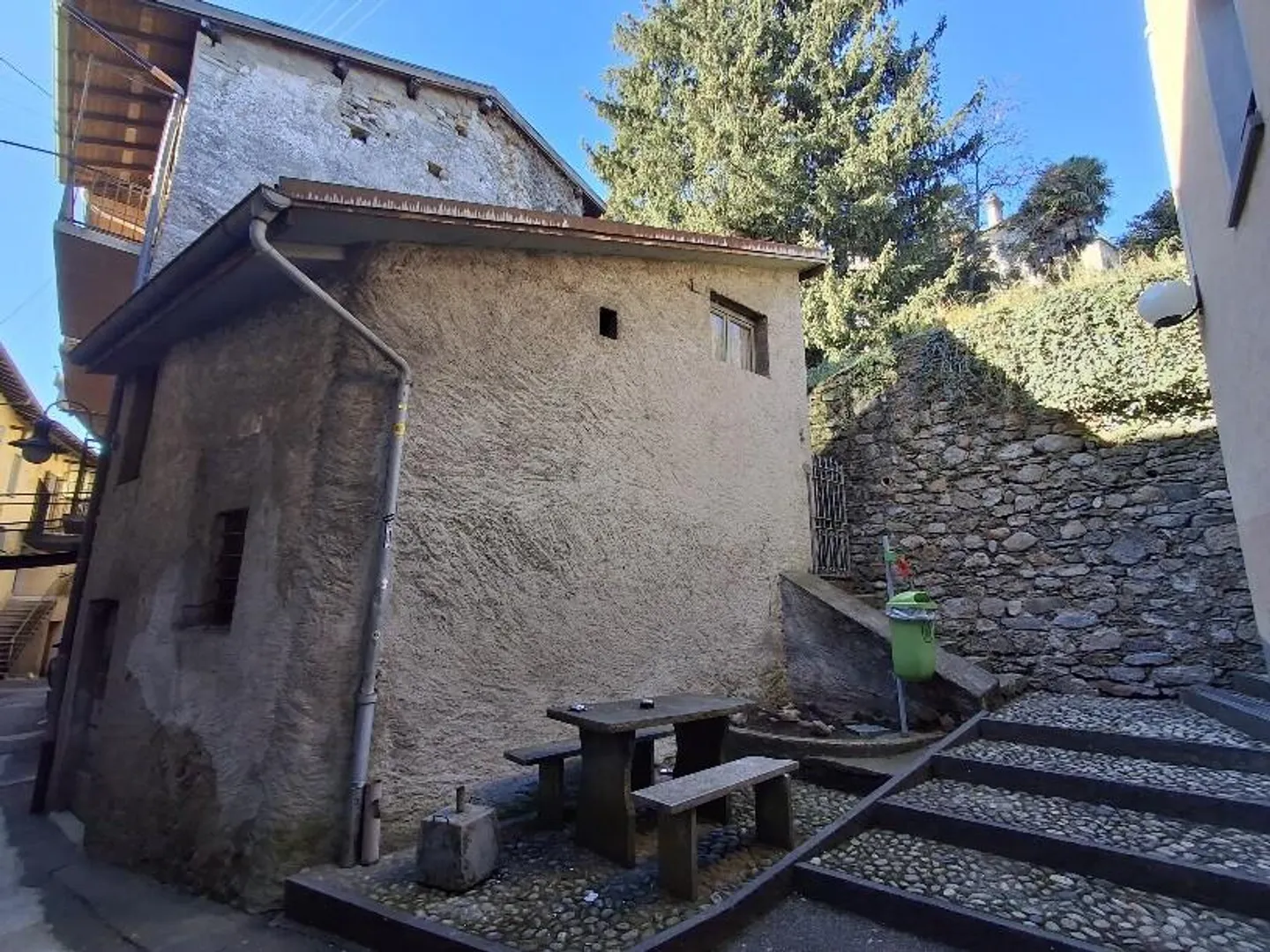 2 Houses in the Center + Rustico for Renovation in Ponte Tresa - Photo 6 of 9