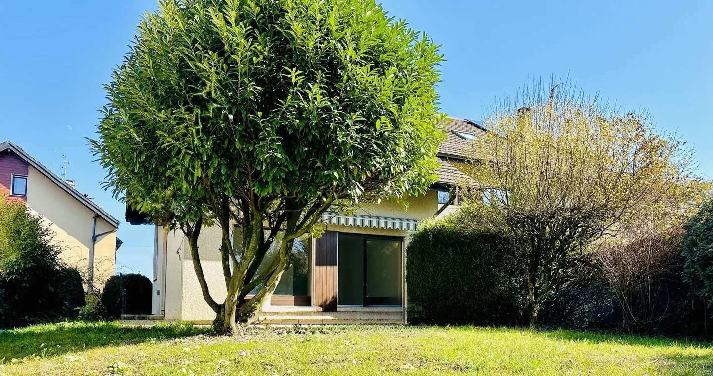 Villa a schiera (d'angolo) - Foto 1 di 5