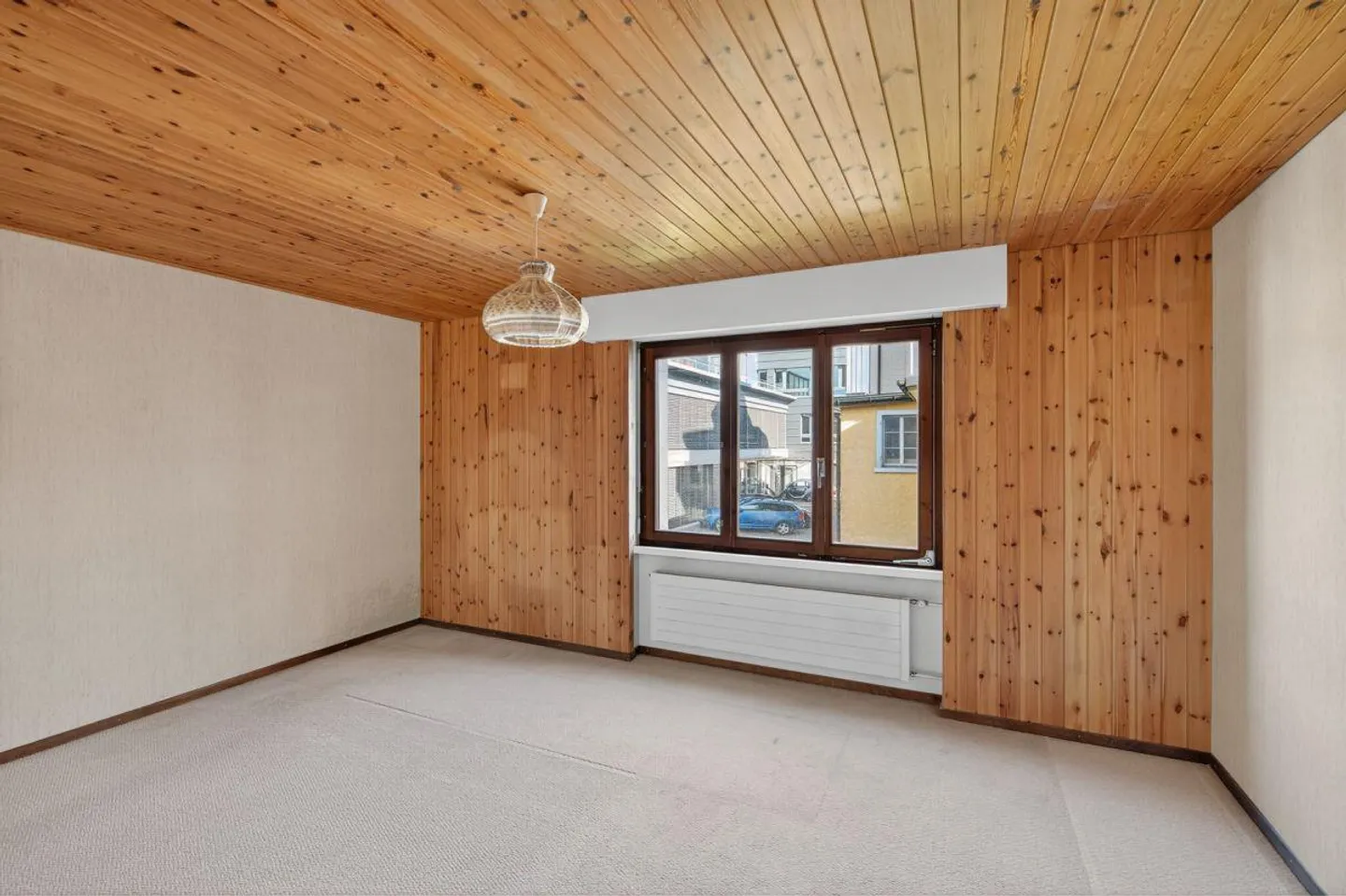 Work and Live Under One Roof - Detached Single-Family House with Potential - Photo 6 of 12