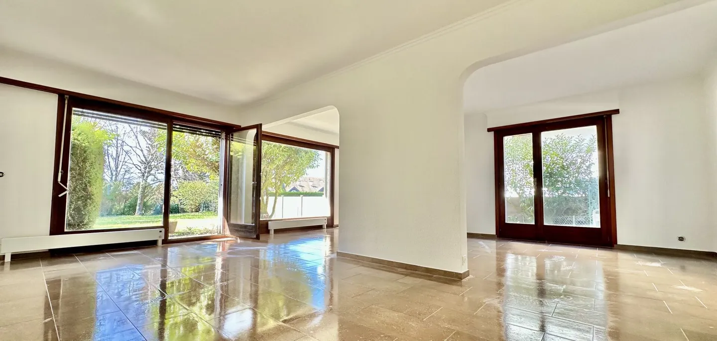 Villa a schiera (d'angolo) - Foto 3 di 5