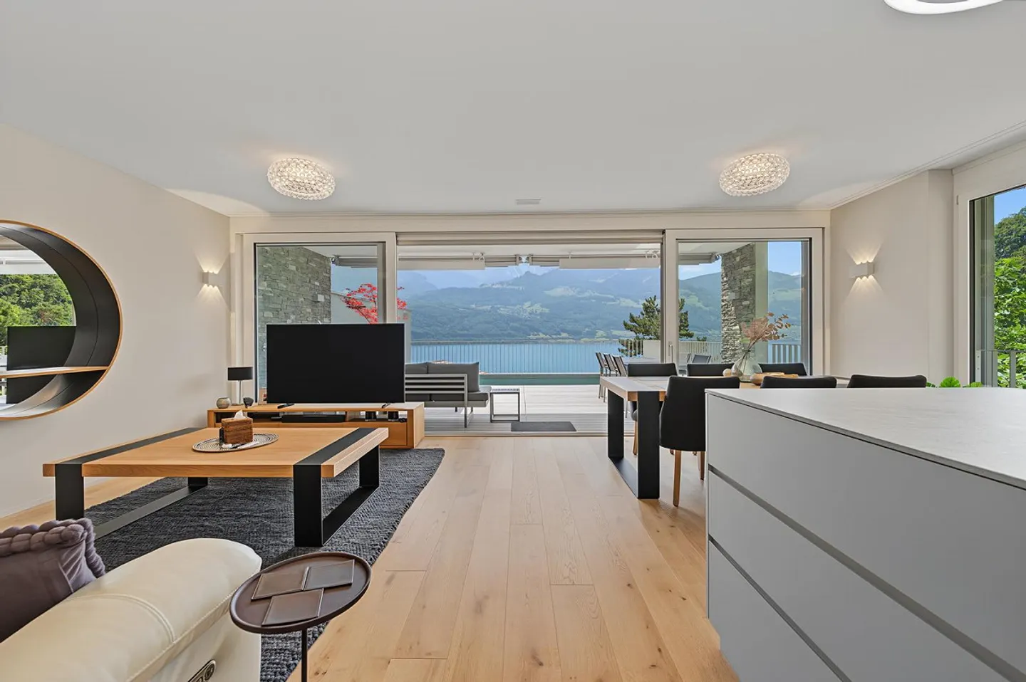 Family Dream at Lake Lucerne - Photo 3 of 4