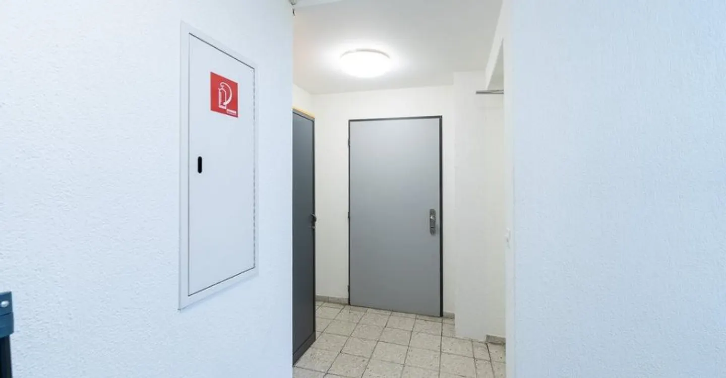 Piccola superficie ufficio nel centro di Oberwil - Foto 5 di 5