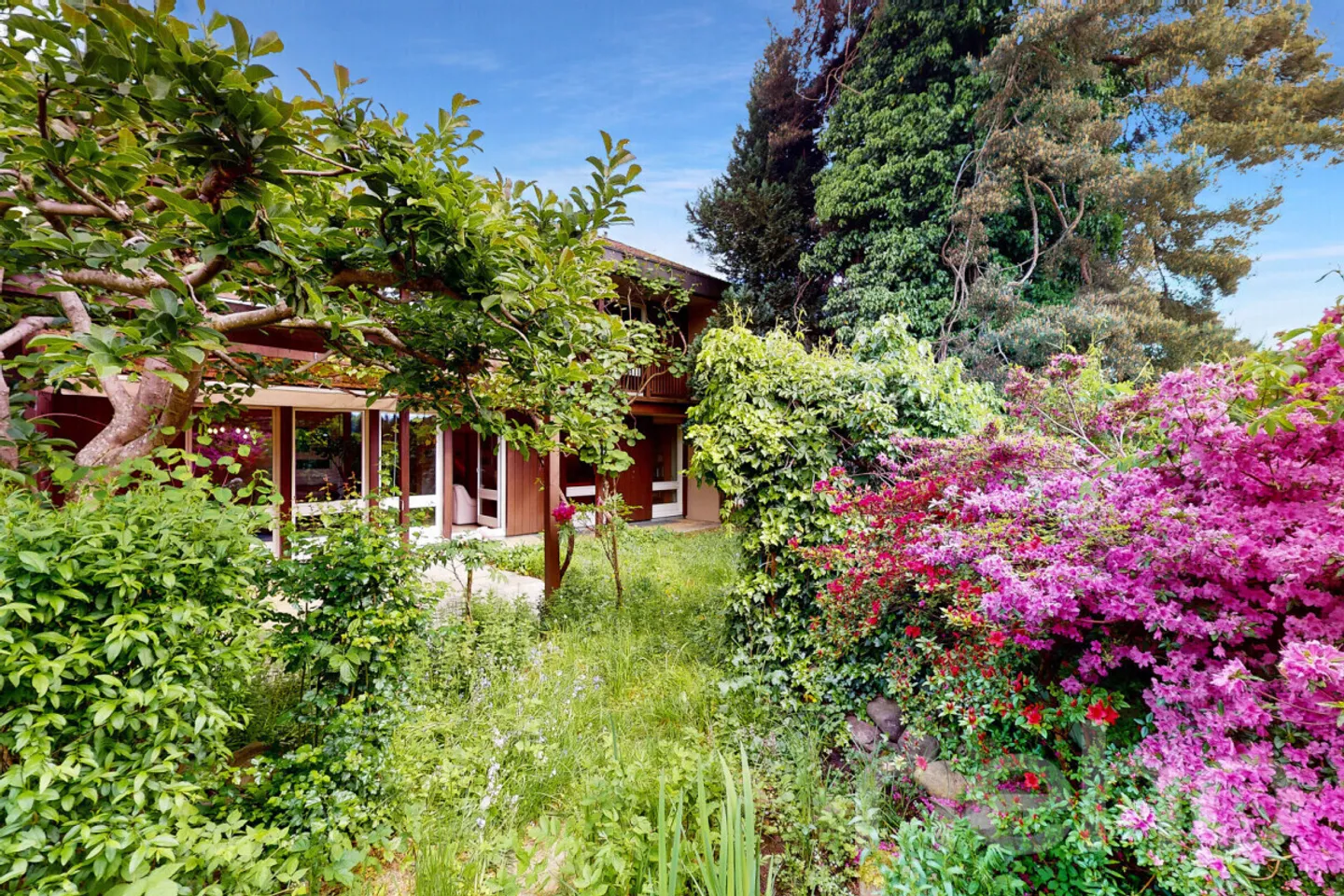 Affascinante casa familiare con giardino idilliaco - Foto 1 di 13