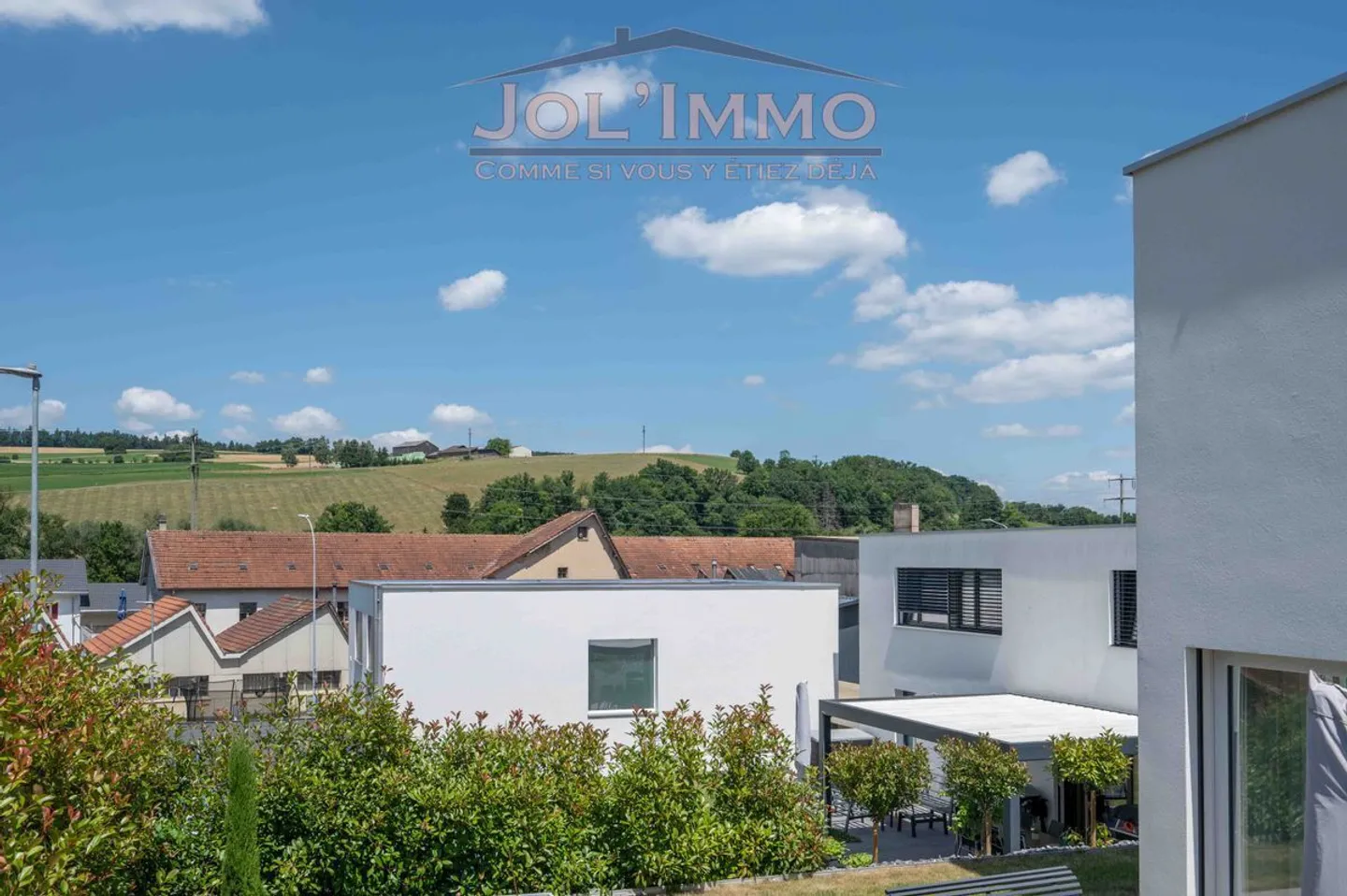 Belle villa contemporaine près des commerces - Photo 2 sur 12