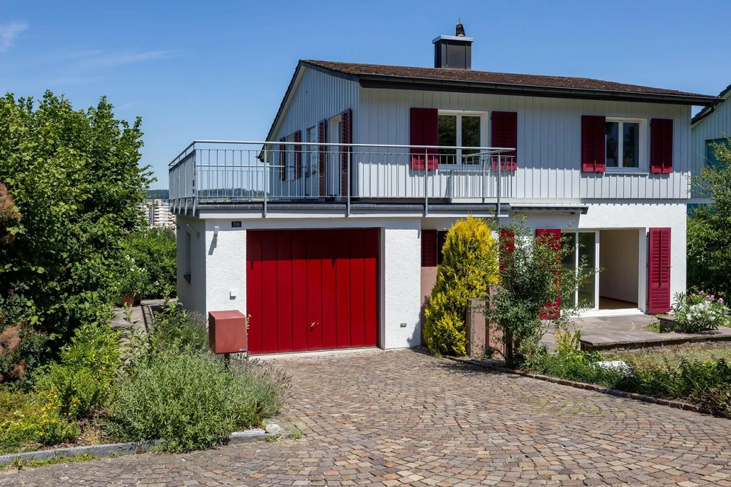 Maison individuelle avec jardin et parcelles voisines non bâties - Photo 1 sur 13