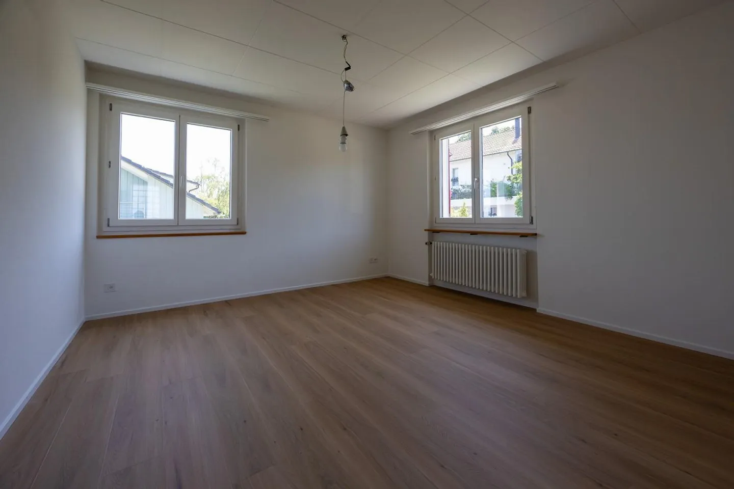 Maison individuelle avec jardin et parcelles voisines non bâties - Photo 8 sur 13