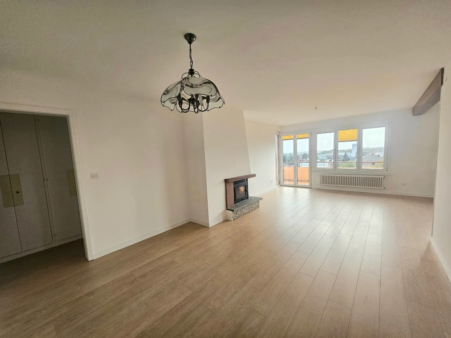 Magnificent 4.5-room apartment (150 m2) with fireplace in Renens-village - Photo 4 of 12