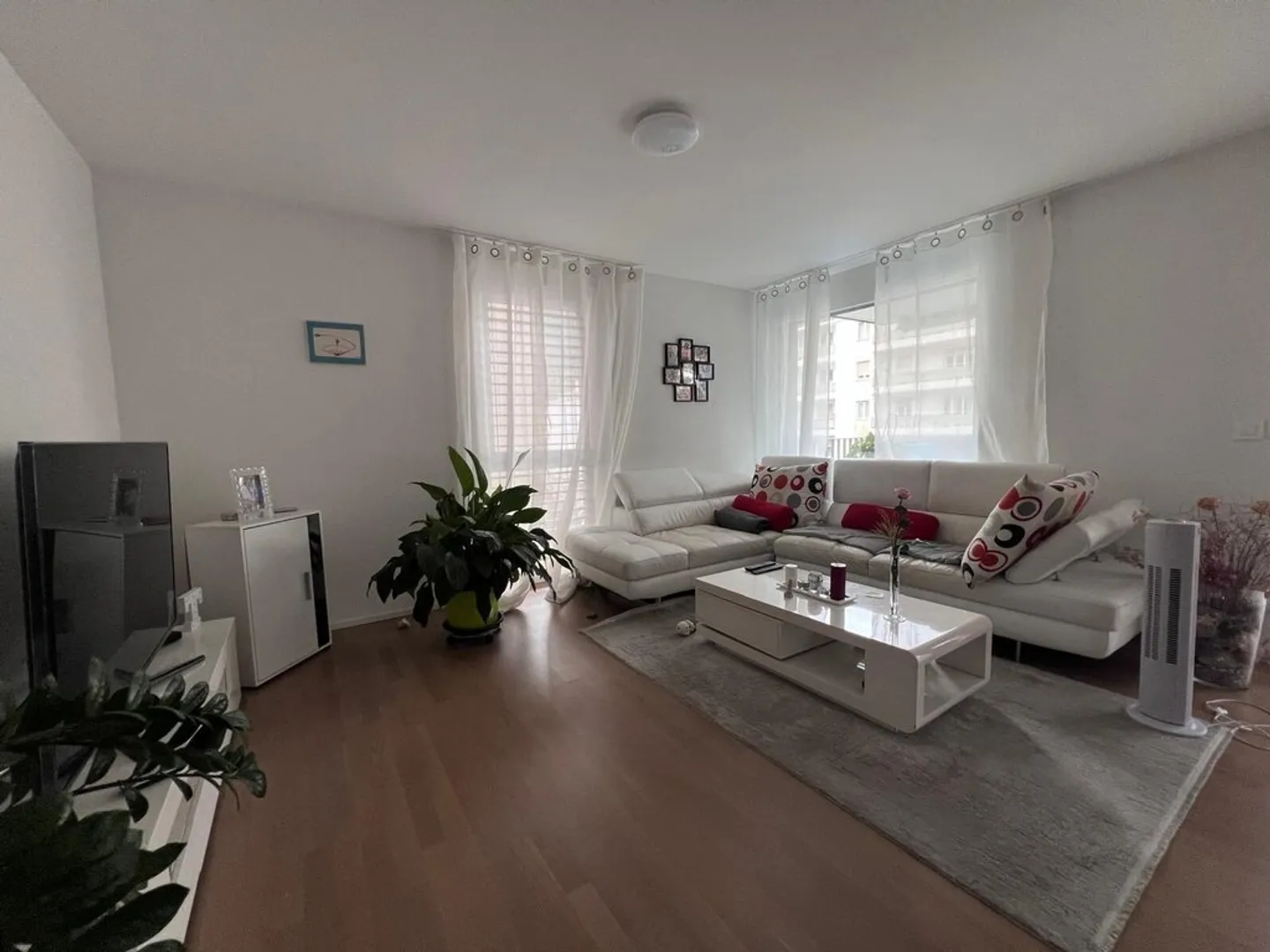 Apartment for rent - Photo 2 of 12