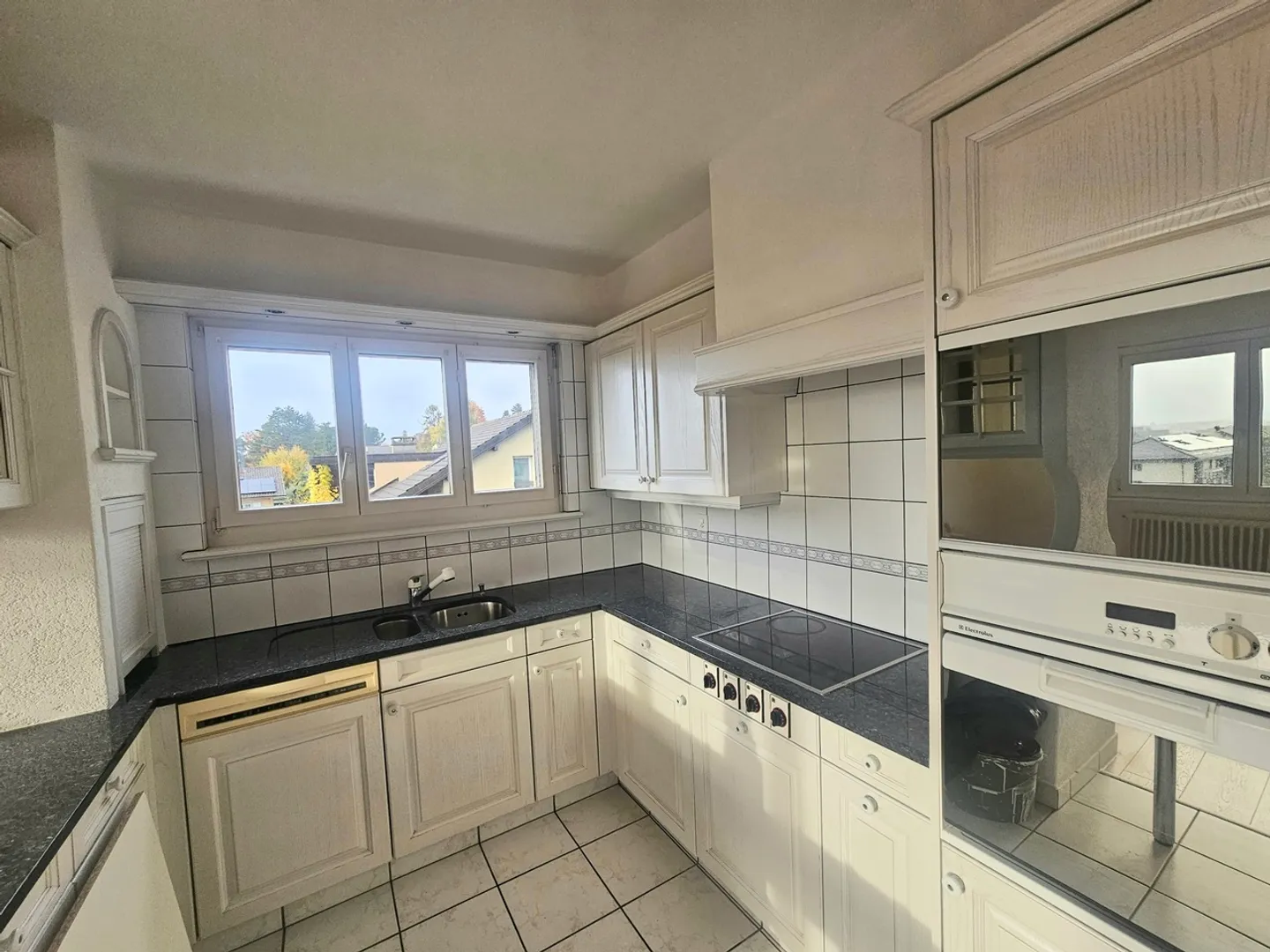 Magnificent 4.5-room apartment (150 m2) with fireplace in Renens-village - Photo 6 of 12