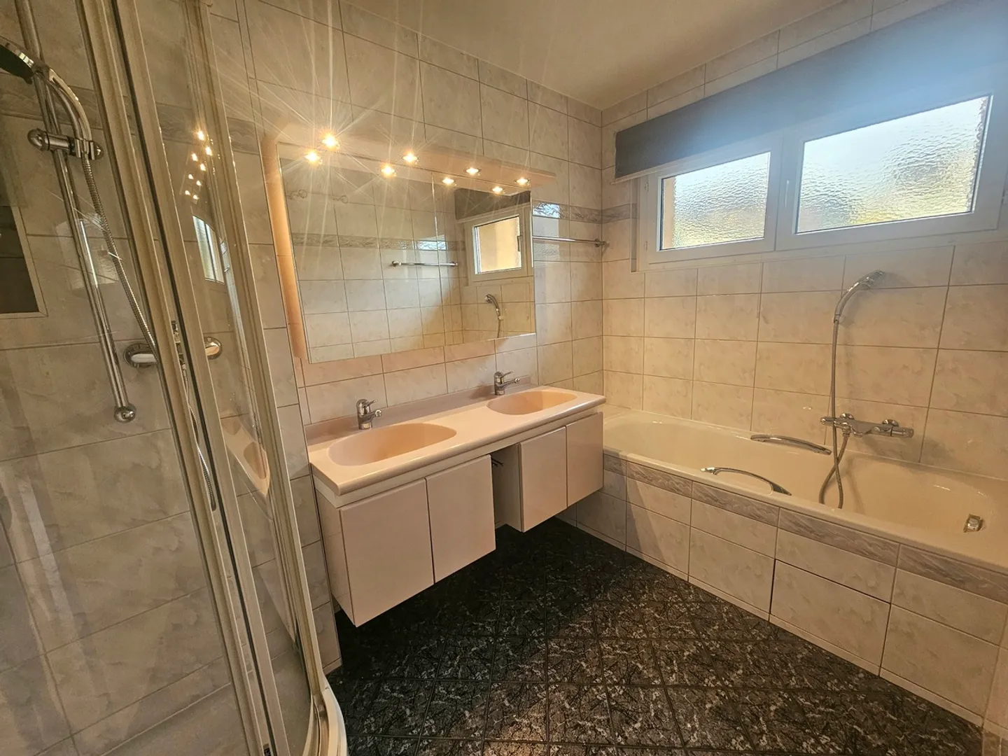 Magnificent 4.5-room apartment (150 m2) with fireplace in Renens-village - Photo 11 of 12