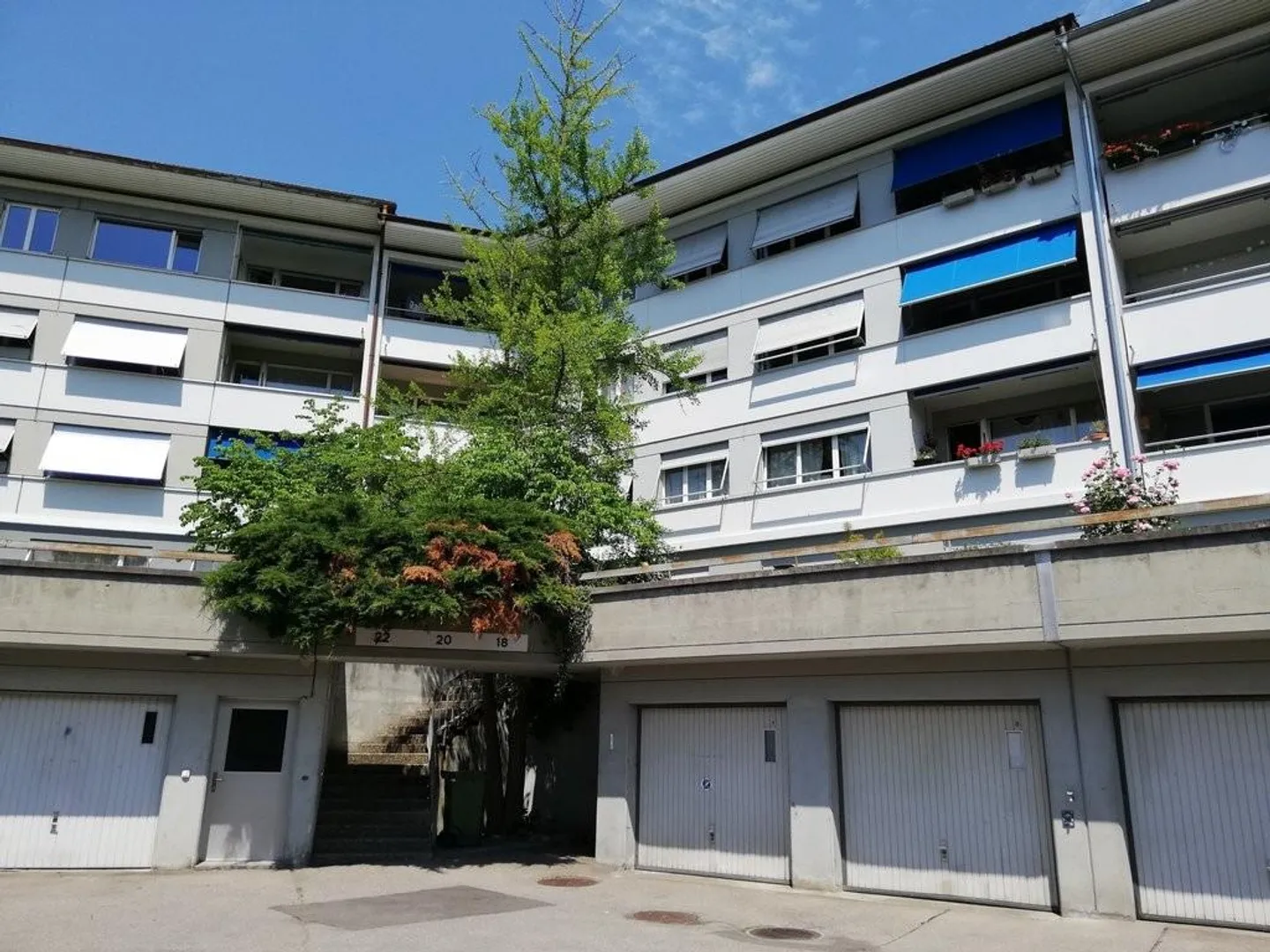 Garagenbox mit elektrischem Tor an der Altenbergstrasse 20 in Bern - Photo 1 of 1