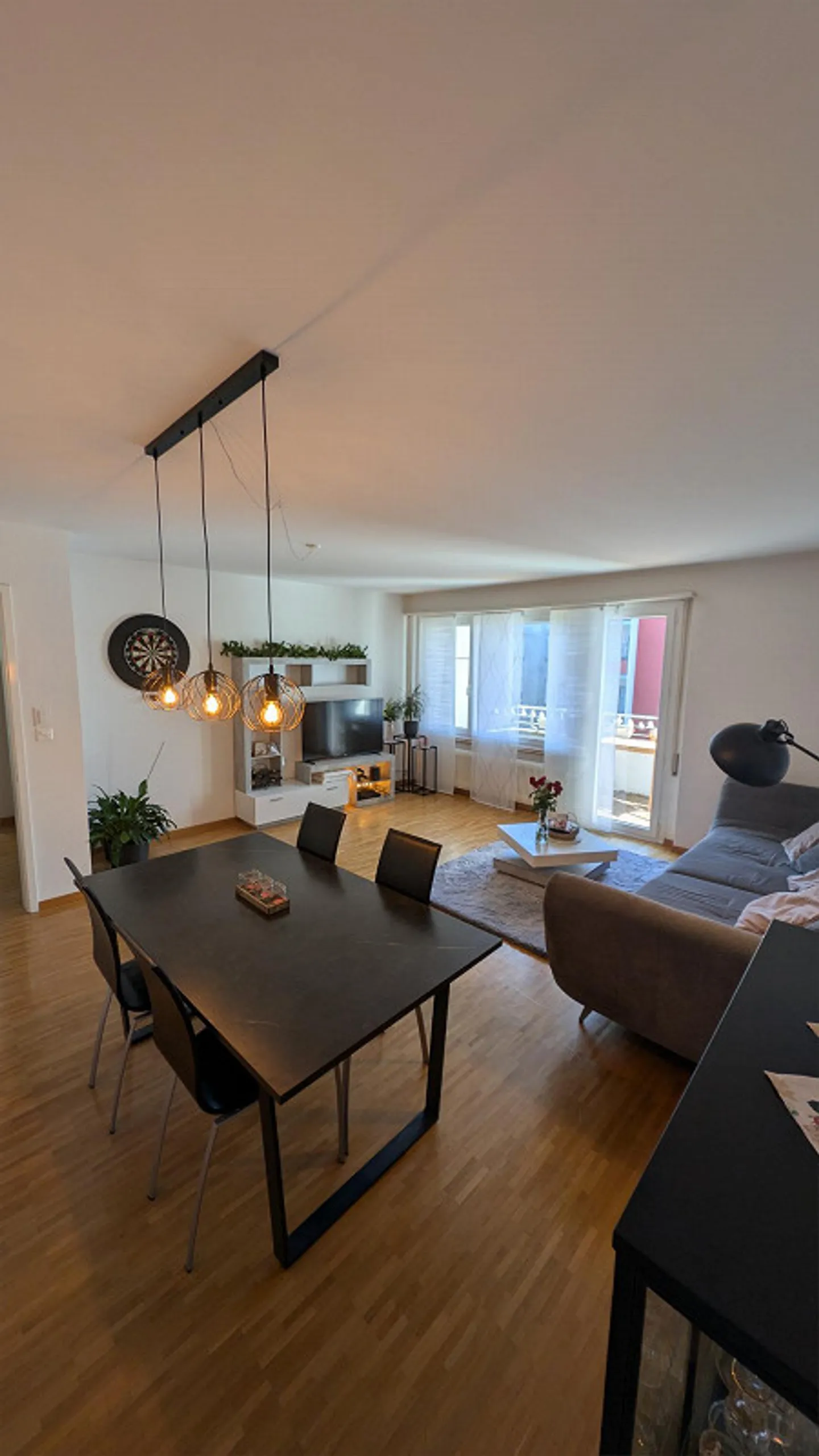 Appartamento affascinante di 3,5 stanze con balcone e vista sulla città a Berna - Foto 1 di 9