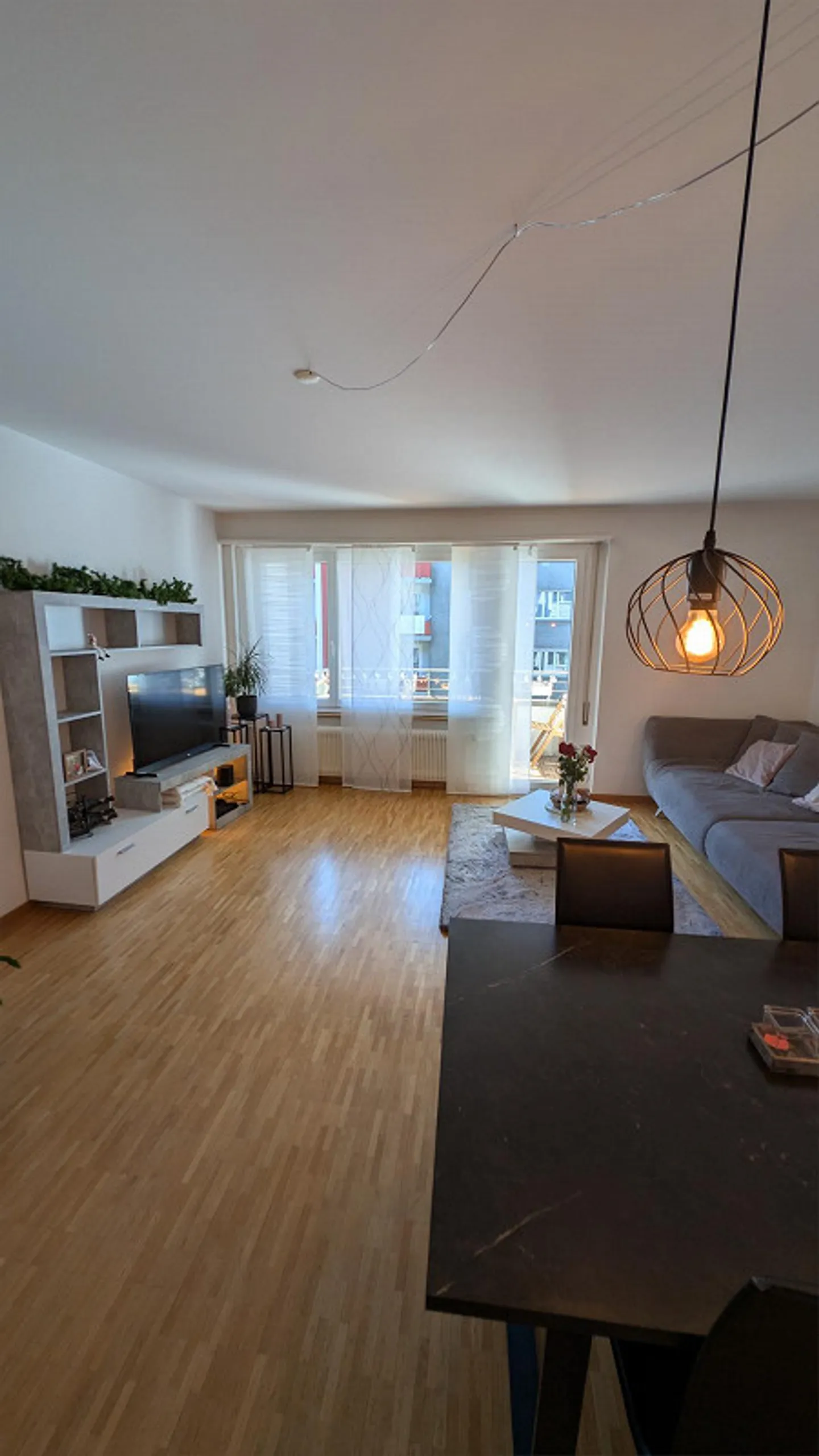 Appartamento affascinante di 3,5 stanze con balcone e vista sulla città a Berna - Foto 2 di 9