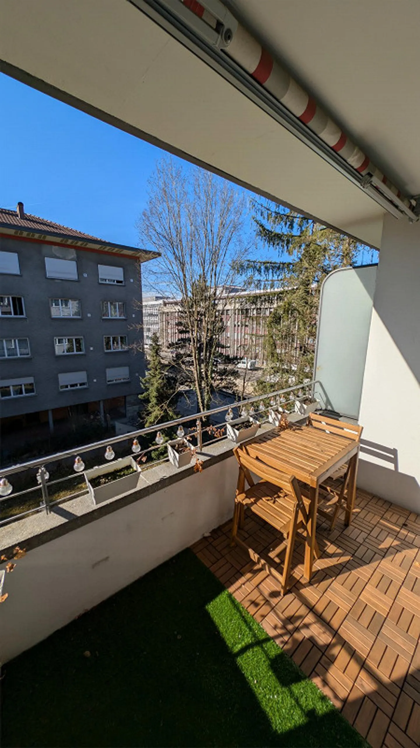 Appartamento affascinante di 3,5 stanze con balcone e vista sulla città a Berna - Foto 4 di 9