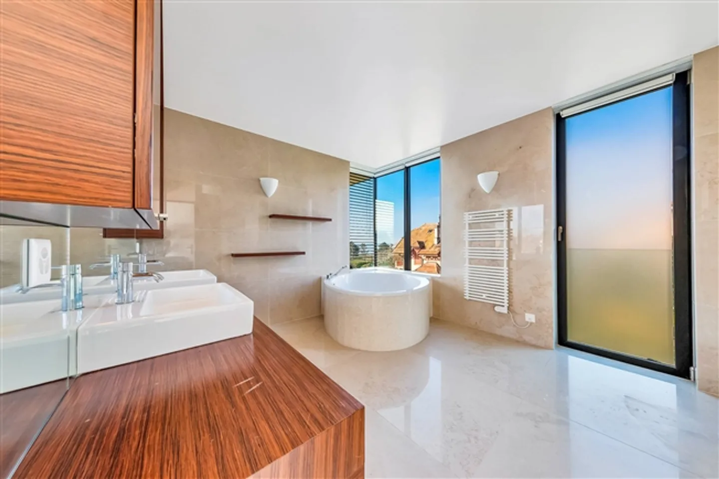 Extraordinary 9.5-Room Duplex - Photo 12 of 13